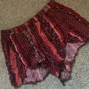 Hollister / flowy shorts